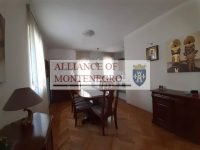 Этаж дома с 2мя спальнями в Игало, Петля, Херцег Нови